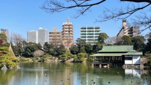 东京9大庭园之一「清澄庭园」，明治时代的回游式林泉庭园，好散步又好拍照！
